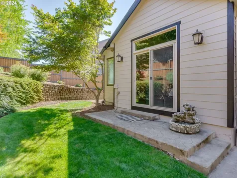 384 SW Mount Mazama Street Mcminnville OR 97128