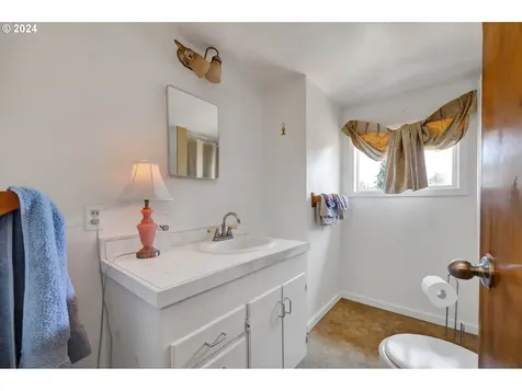 1925 15th Street Springfield OR 97477
