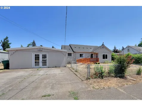 1925 15th Street Springfield OR 97477