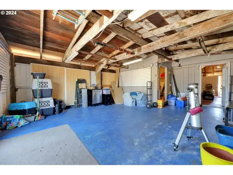 1925 15th Street Springfield OR 97477