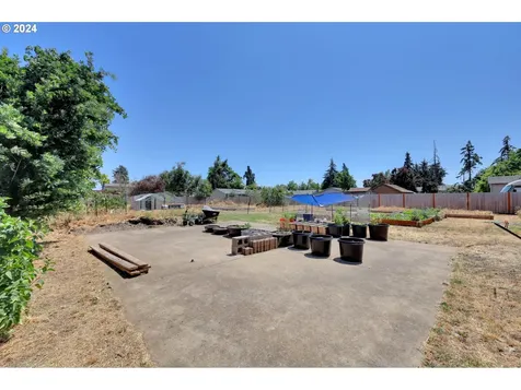 1925 15th Street Springfield OR 97477