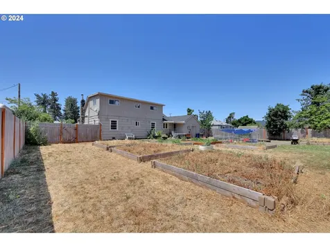 1925 15th Street Springfield OR 97477