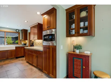 2290 SW Benz Farm Court Portland OR 97225