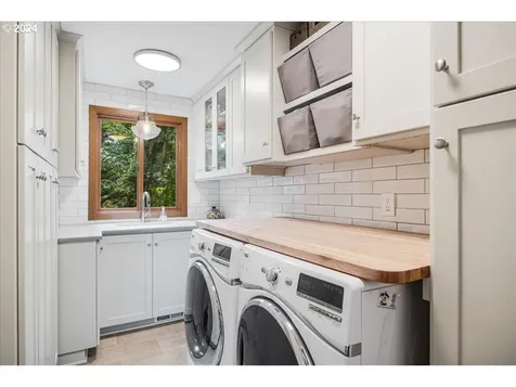 2290 SW Benz Farm Court Portland OR 97225