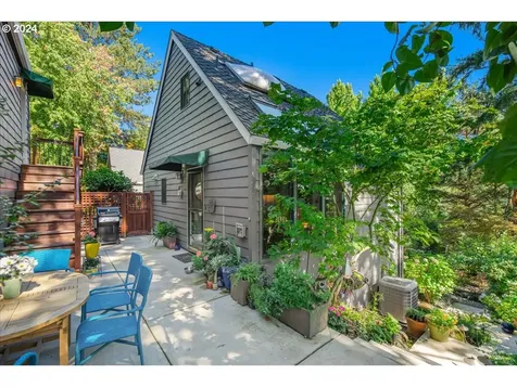 2290 SW Benz Farm Court Portland OR 97225