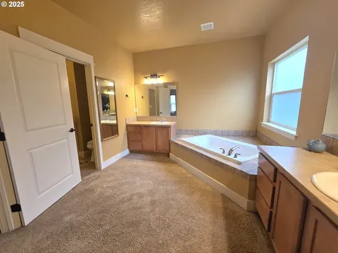 2248 NW Overlook Drive Hermiston OR 97838