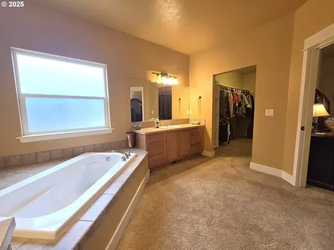 2248 NW Overlook Drive Hermiston OR 97838