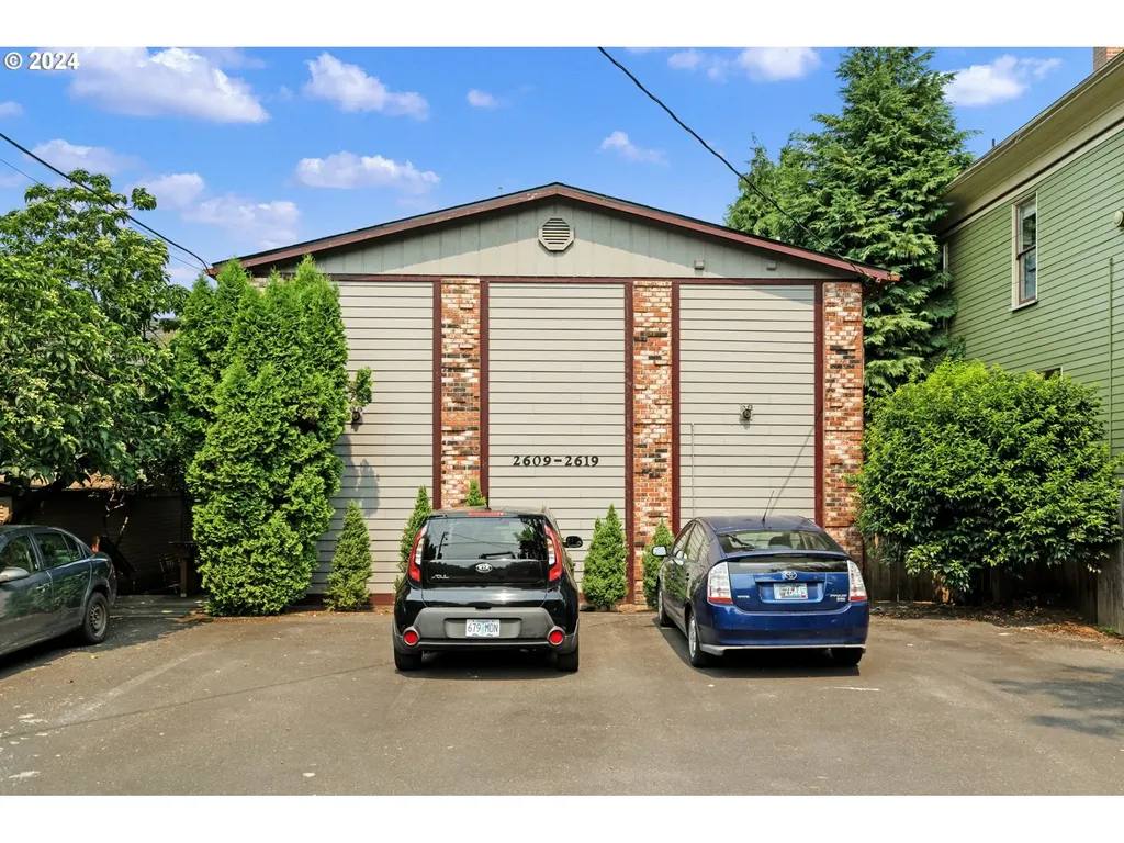 2609 SE Stark Street Portland OR 97214