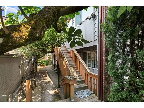 2609 SE Stark Street Portland OR 97214