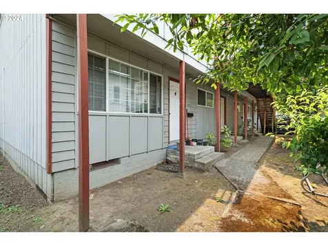 2609 SE Stark Street Portland OR 97214