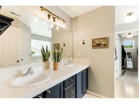 329 W Kemper Crest Drive Newberg OR 97132
