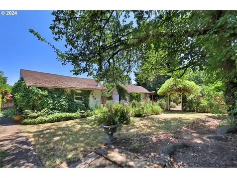 110 Elkay Drive Eugene OR 97404