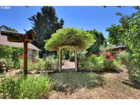 110 Elkay Drive Eugene OR 97404