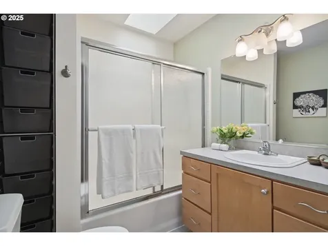 9255 NW Stark Court Portland OR 97229