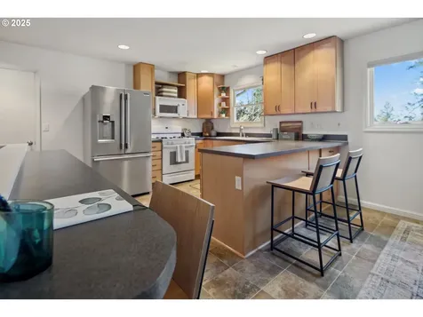 9255 NW Stark Court Portland OR 97229