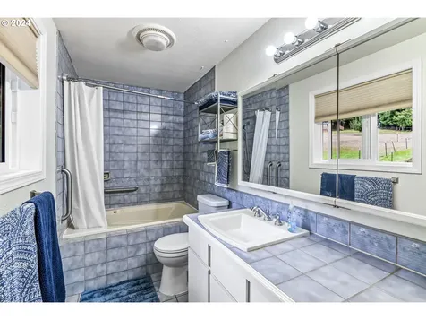 460 Ross Road Kelso WA 98626