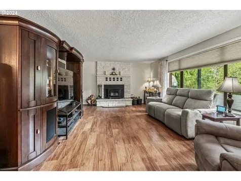 460 Ross Road Kelso WA 98626