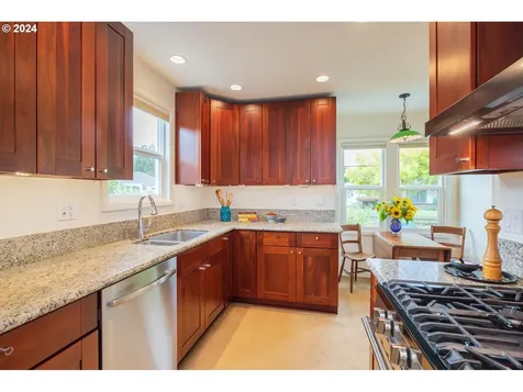 3535 SE Insley Street Portland OR 97202