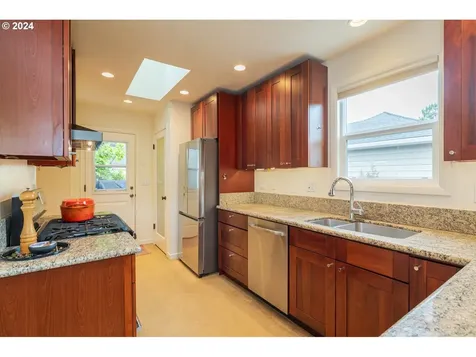 3535 SE Insley Street Portland OR 97202