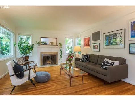 3535 SE Insley Street Portland OR 97202