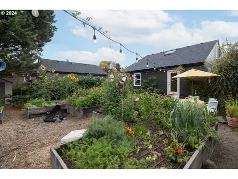 3535 SE Insley Street Portland OR 97202