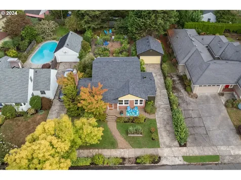 3535 SE Insley Street Portland OR 97202