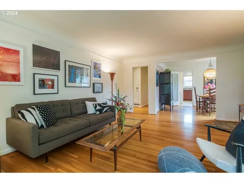 3535 SE Insley Street Portland OR 97202