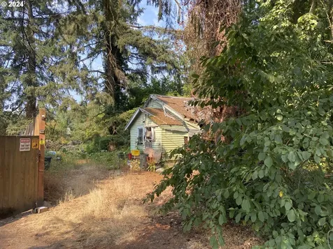 6215 Burma Road Lake Oswego OR 97035