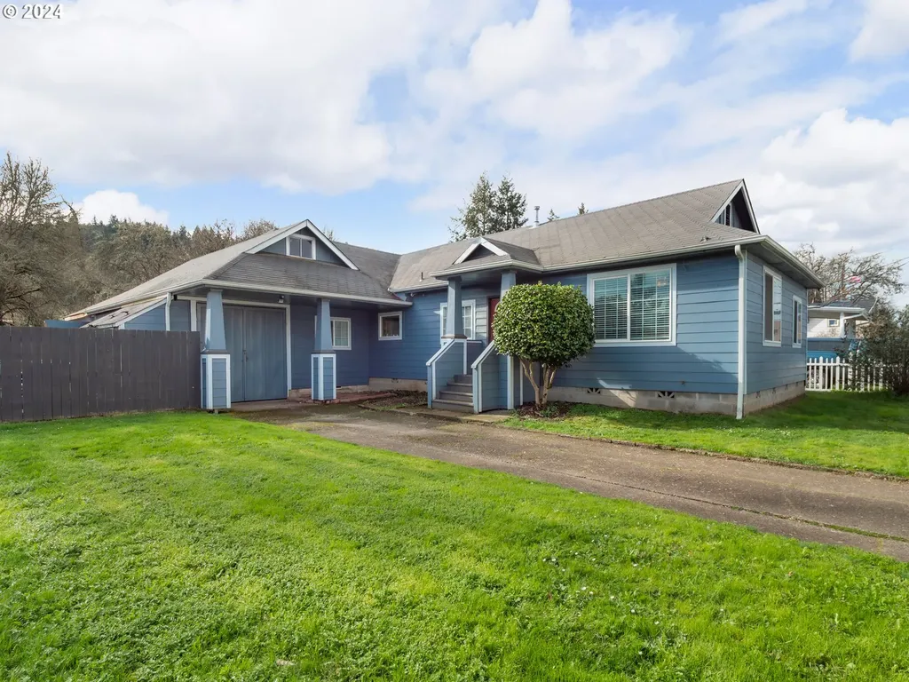 2157 Ne Fleser Avenue Roseburg OR 97470