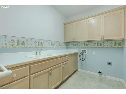 435 Naismith Boulevard Eugene OR 97404