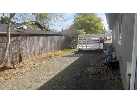 440 Sw 11th Avenue Canby OR 97013