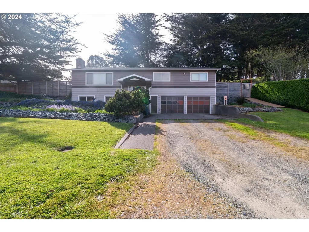 490 Elmira Avenue Se Bandon OR 97411
