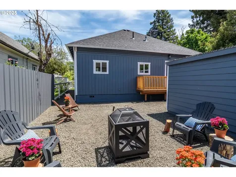 934 SE Fullerton Street Roseburg OR 97470