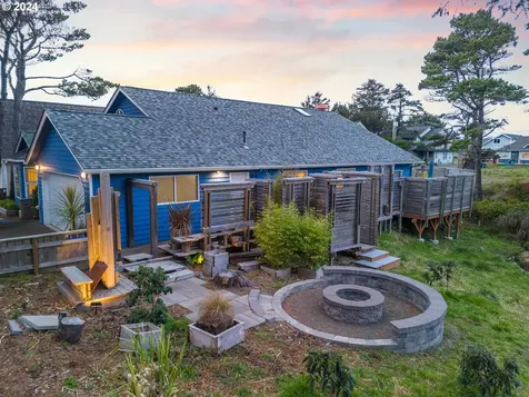 536 NW 55th Street Newport OR 97365