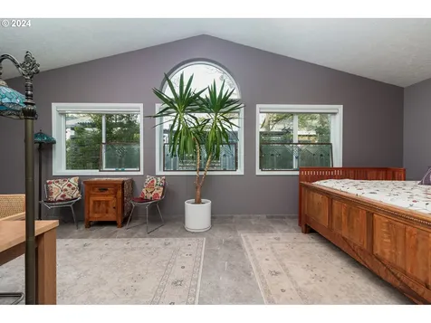 536 NW 55th Street Newport OR 97365