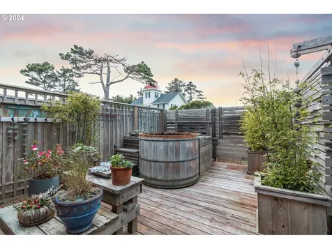 536 NW 55th Street Newport OR 97365