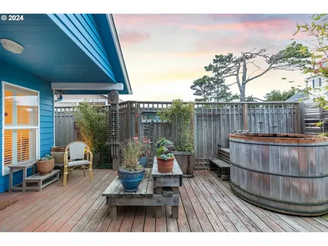 536 NW 55th Street Newport OR 97365