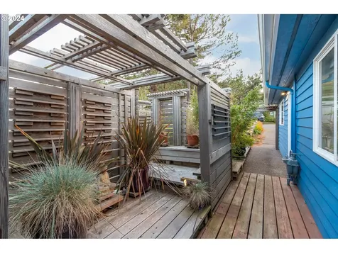 536 NW 55th Street Newport OR 97365