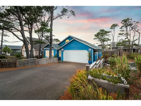 536 NW 55th Street Newport OR 97365