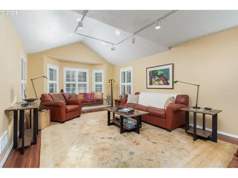 536 NW 55th Street Newport OR 97365