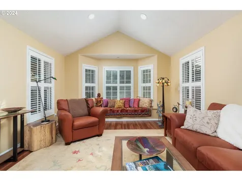 536 NW 55th Street Newport OR 97365