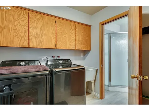 813 Pioneer Street Ridgefield WA 98642