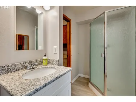 813 Pioneer Street Ridgefield WA 98642