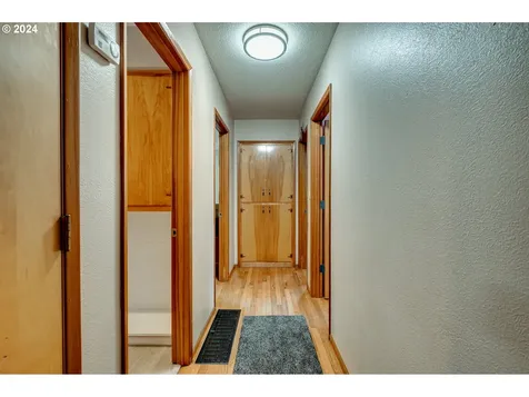 813 Pioneer Street Ridgefield WA 98642