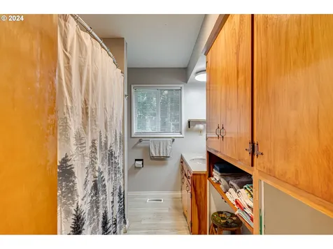 813 Pioneer Street Ridgefield WA 98642