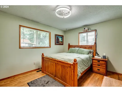 813 Pioneer Street Ridgefield WA 98642