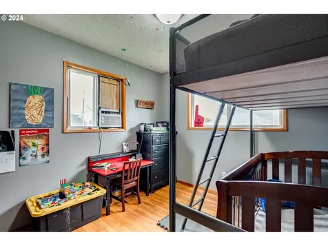 813 Pioneer Street Ridgefield WA 98642