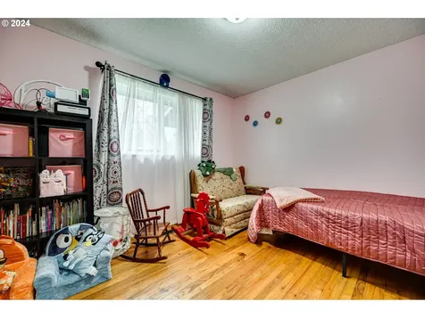 813 Pioneer Street Ridgefield WA 98642