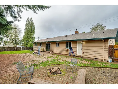 813 Pioneer Street Ridgefield WA 98642