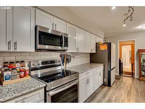 813 Pioneer Street Ridgefield WA 98642